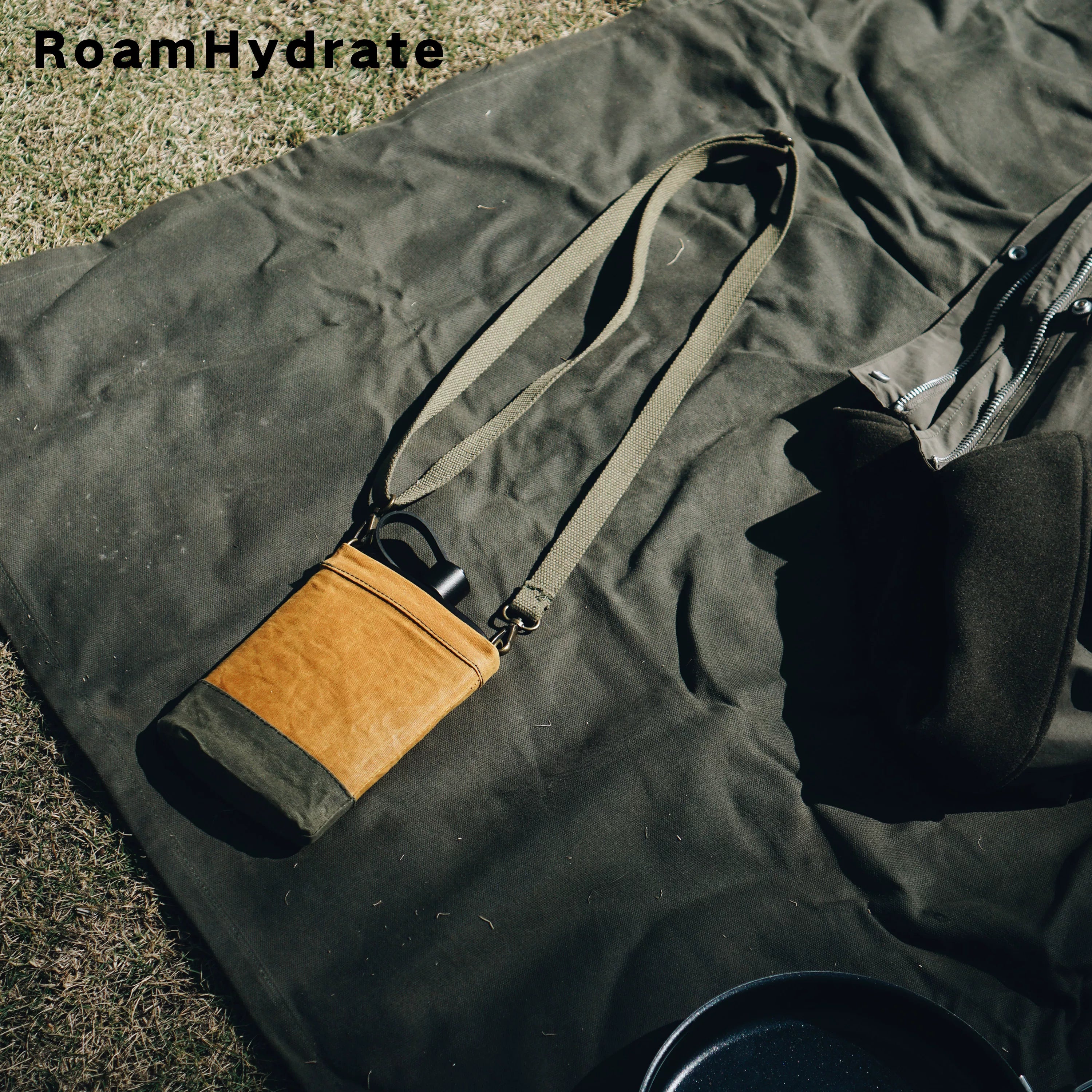 RoamHydrate Flat Water Bottle - main product view