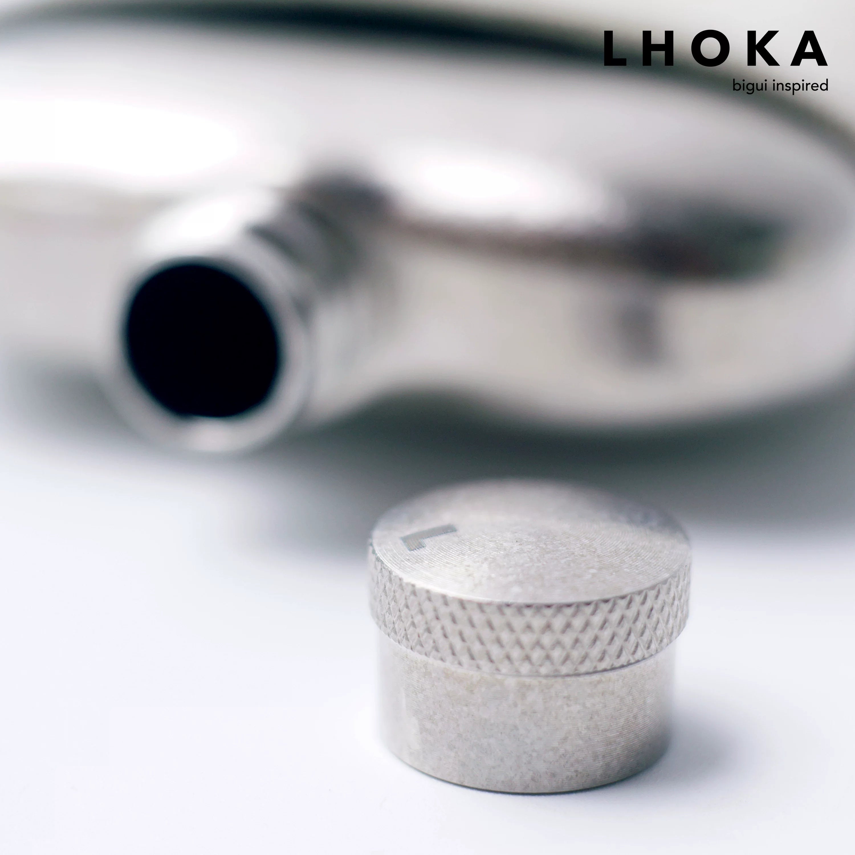 Pebble Ti010 Titanium Hip Flask - product detail view 3