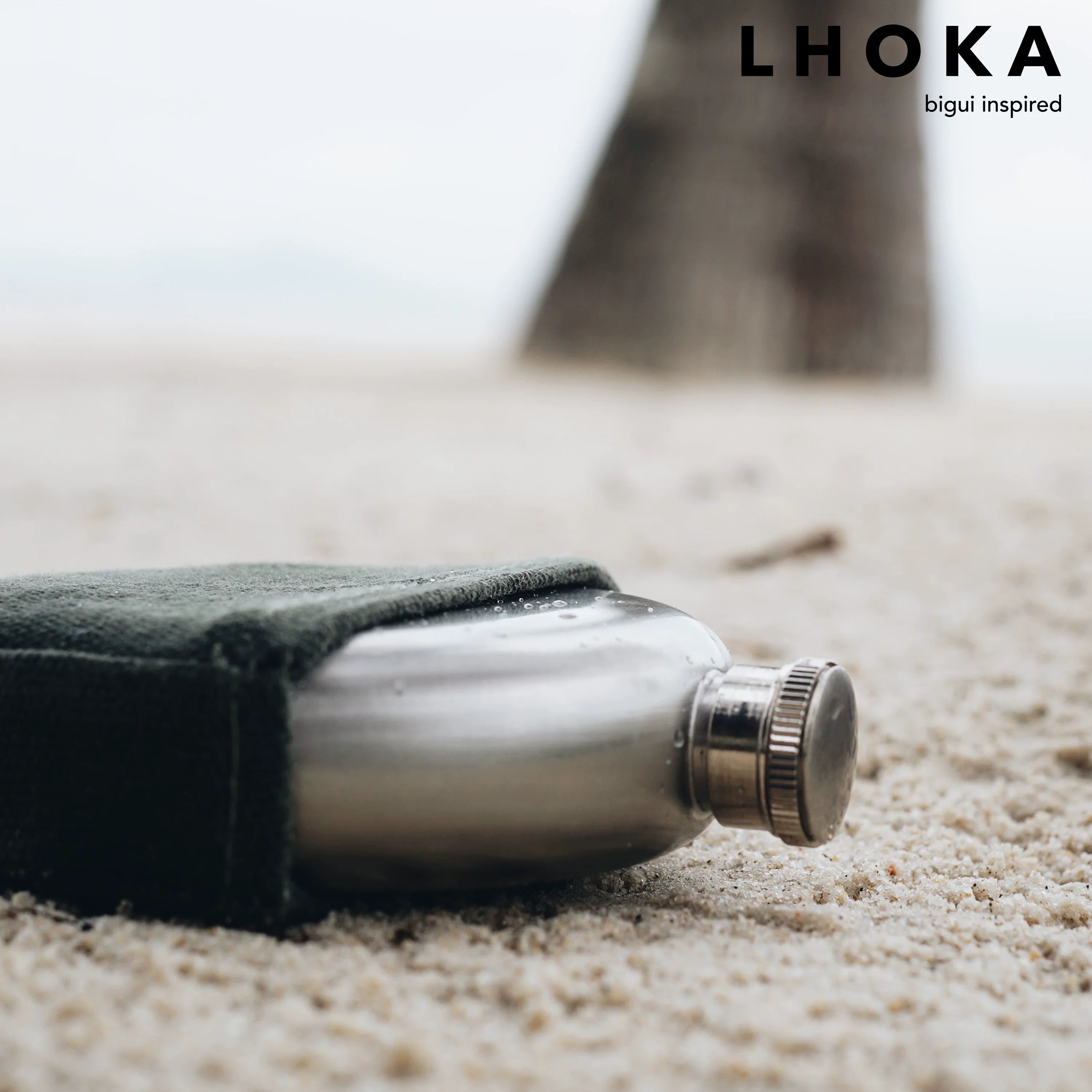 Bold Basic Round Hip Flask - product detail view 3