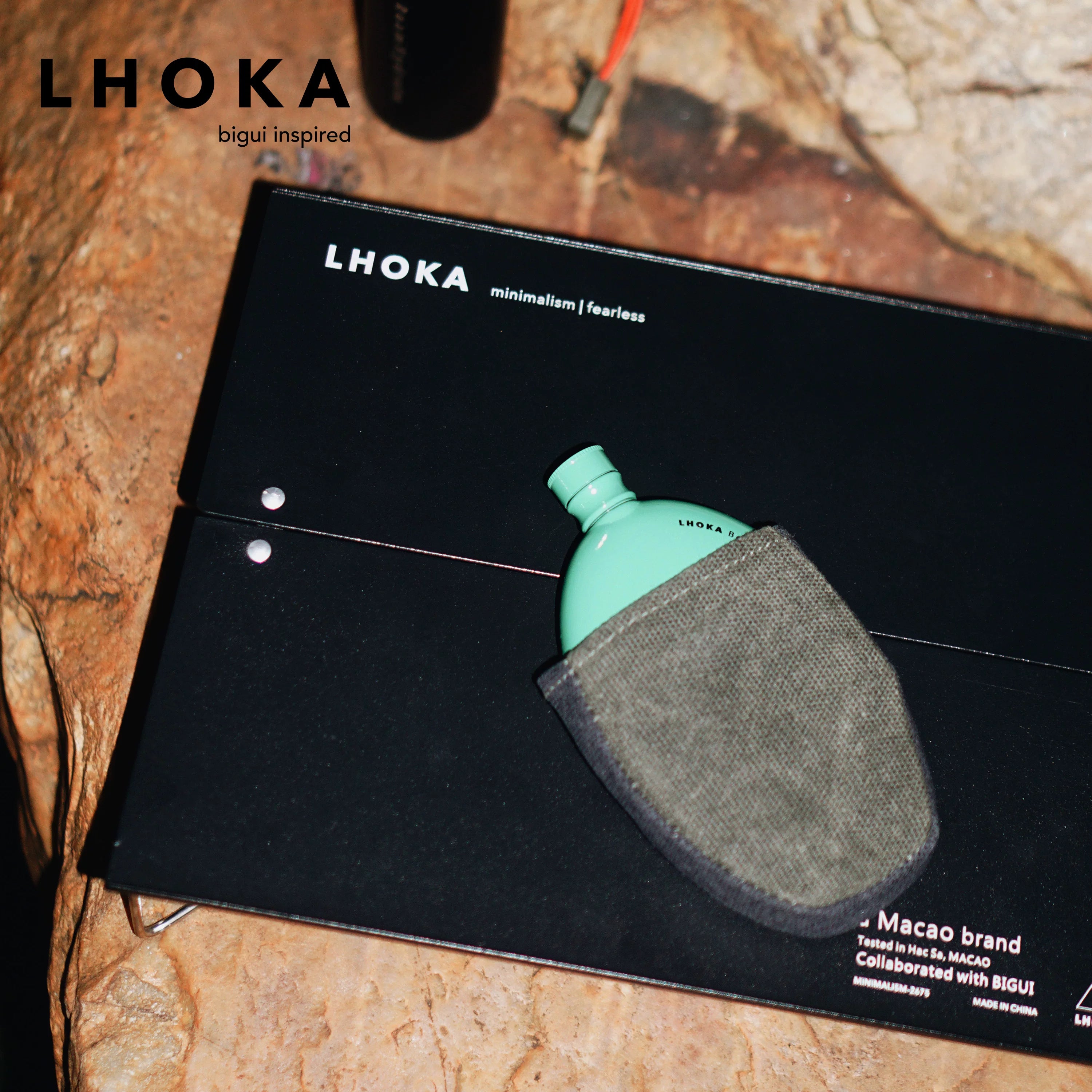 Pebble 370 Hip Flask - product detail view 2
