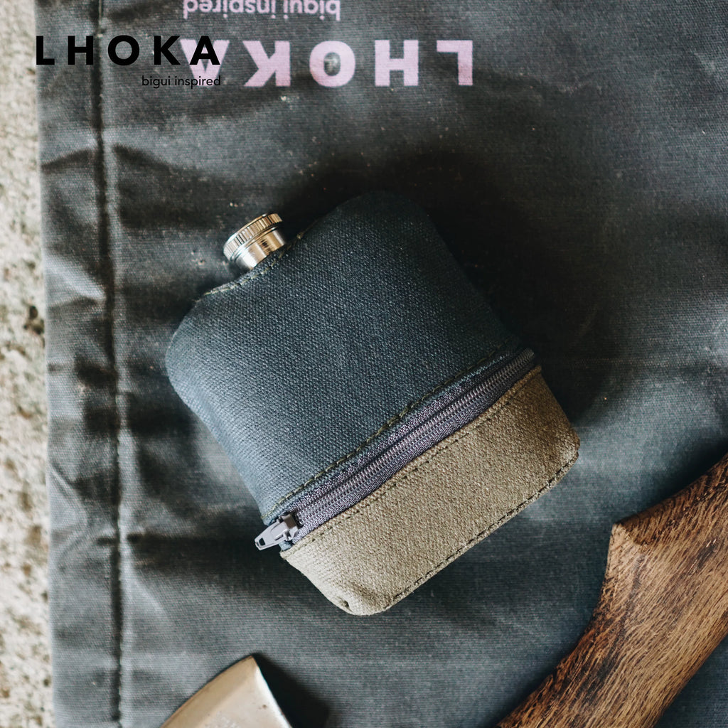 Bold Canvas Hip Flask Set - product detail view 3