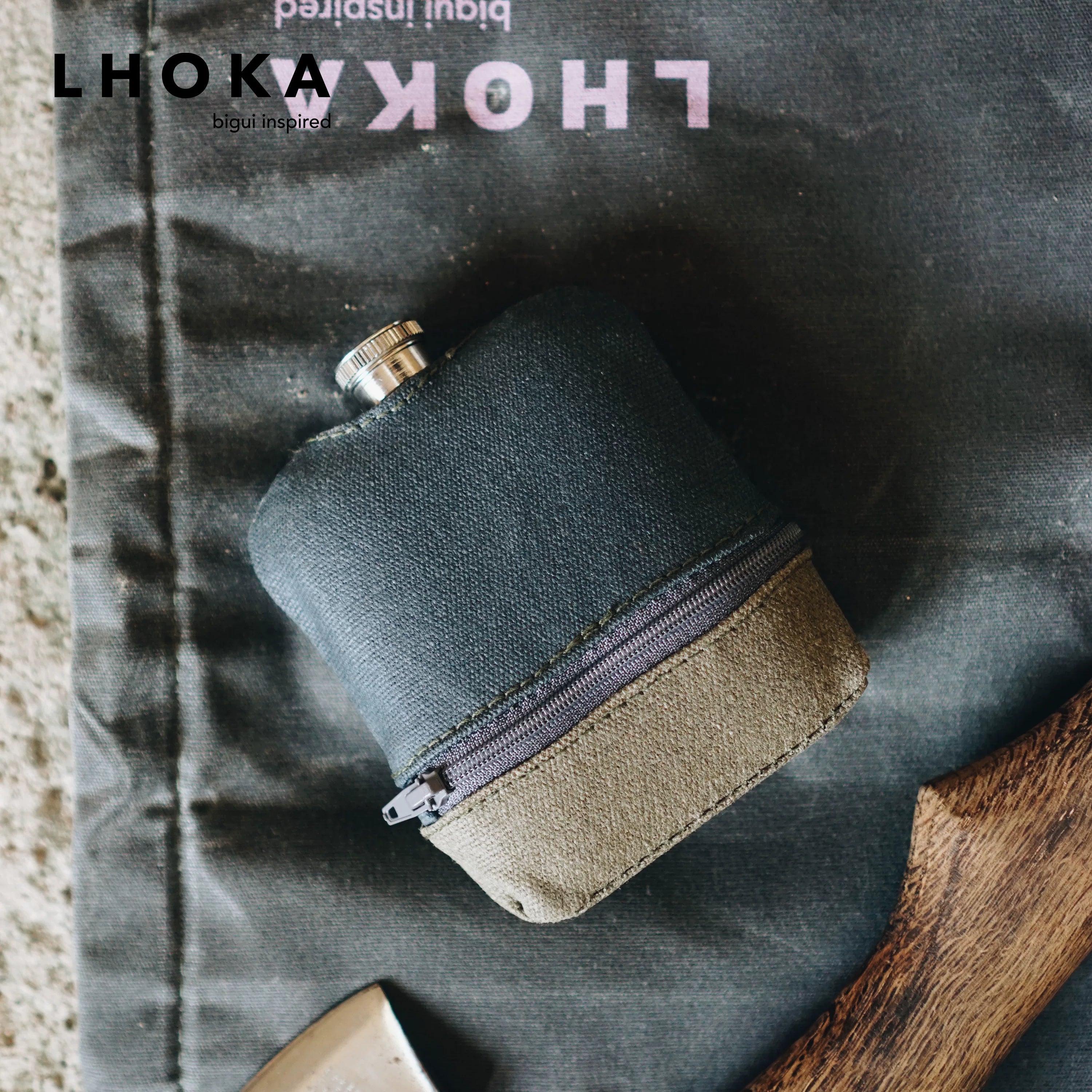 Bold Canvas Hip Flask Set - product detail view 3